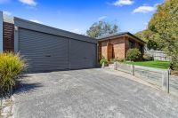 33 Jackson Drive, Langwarrin VIC