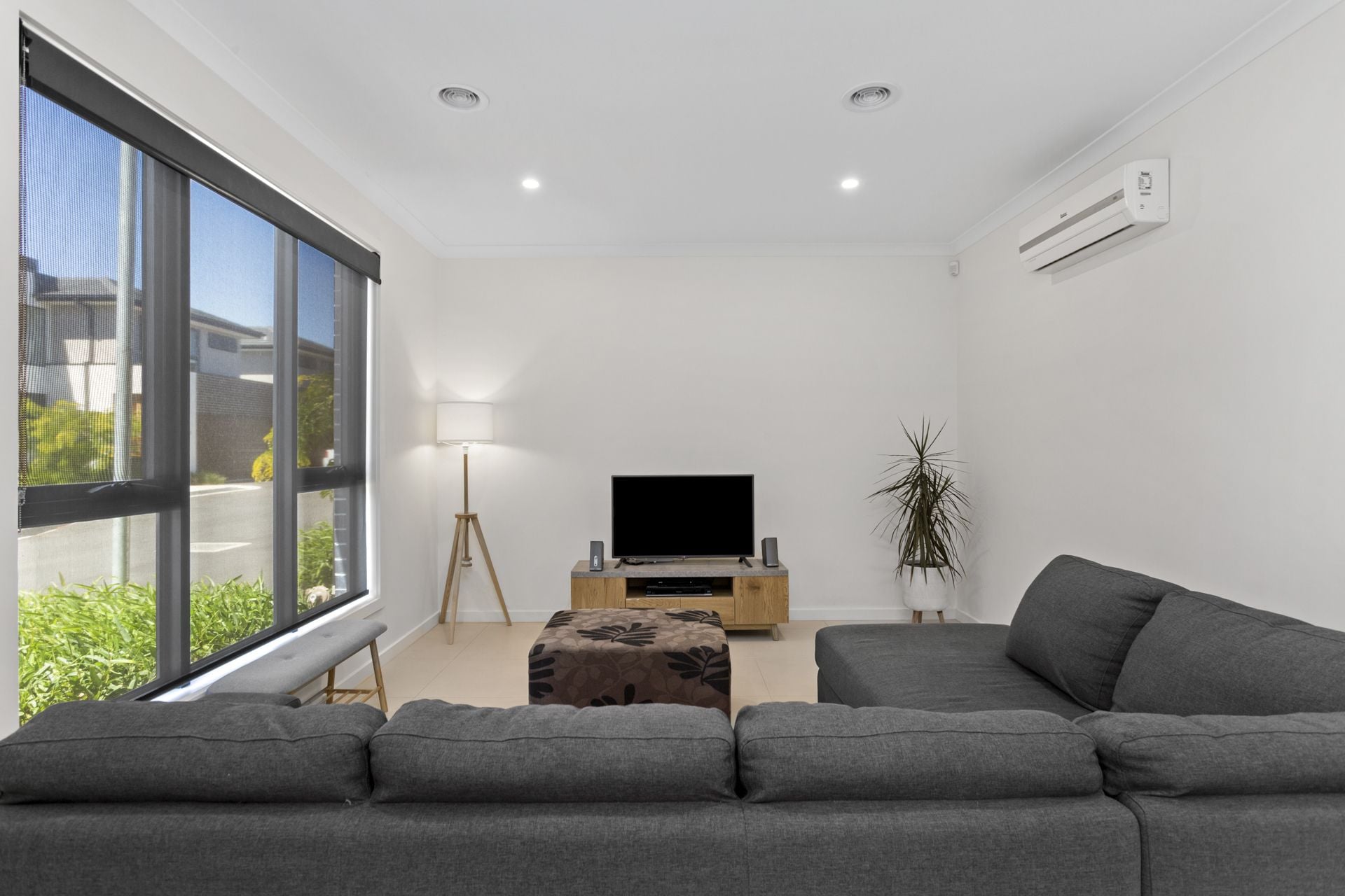 WALK TO THE TRAIN- BOUTIQUE LIVING