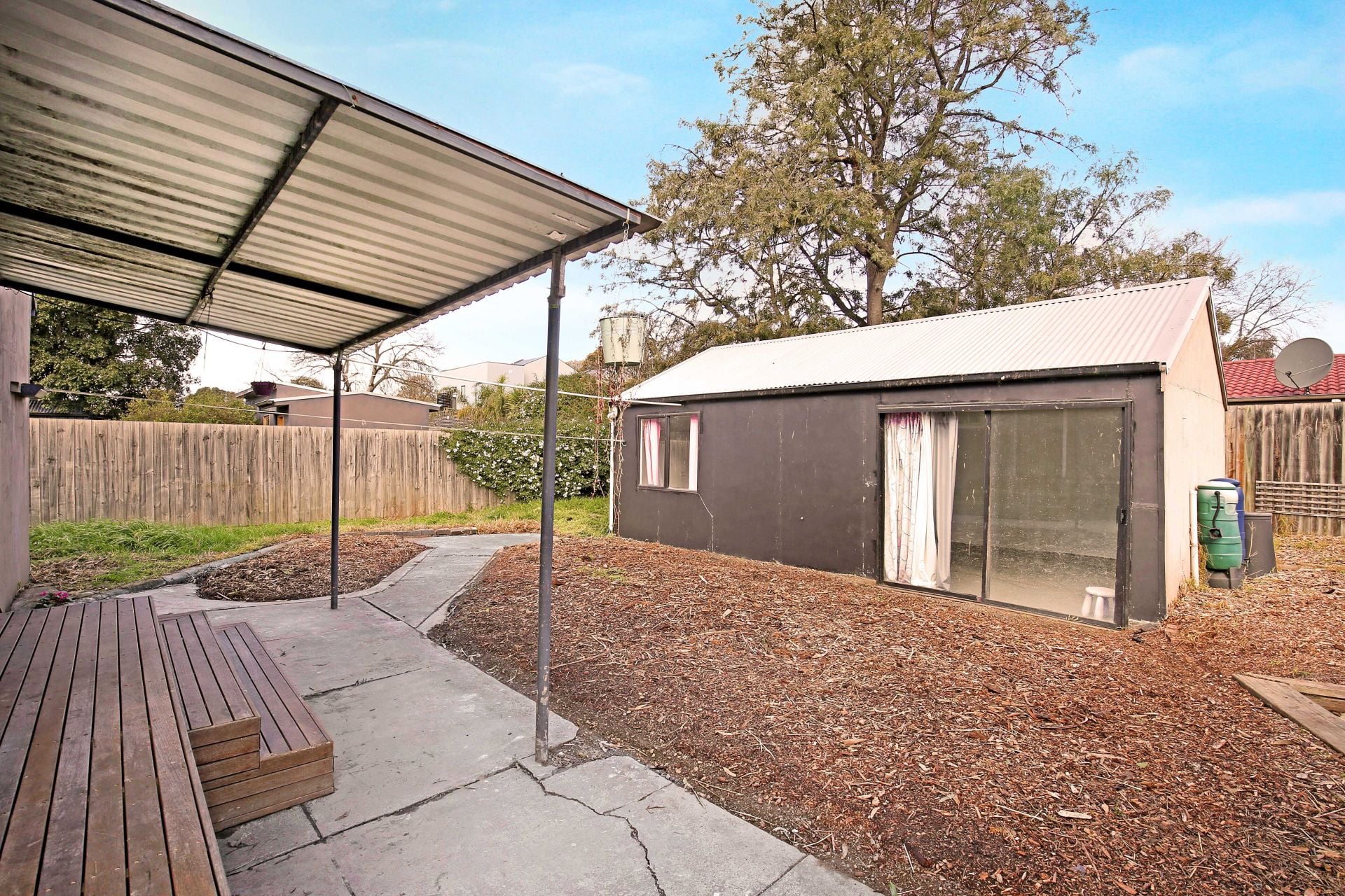 Freshly painted , three bedroom family home!