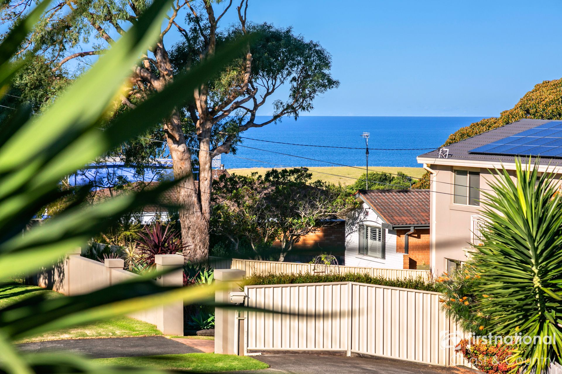 8 South Kiama Drive, Kiama Heights First National Coast & Country
