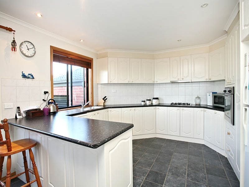 8 Appleberry Place SOUTH MORANG, South Morang - Thumbnail 6