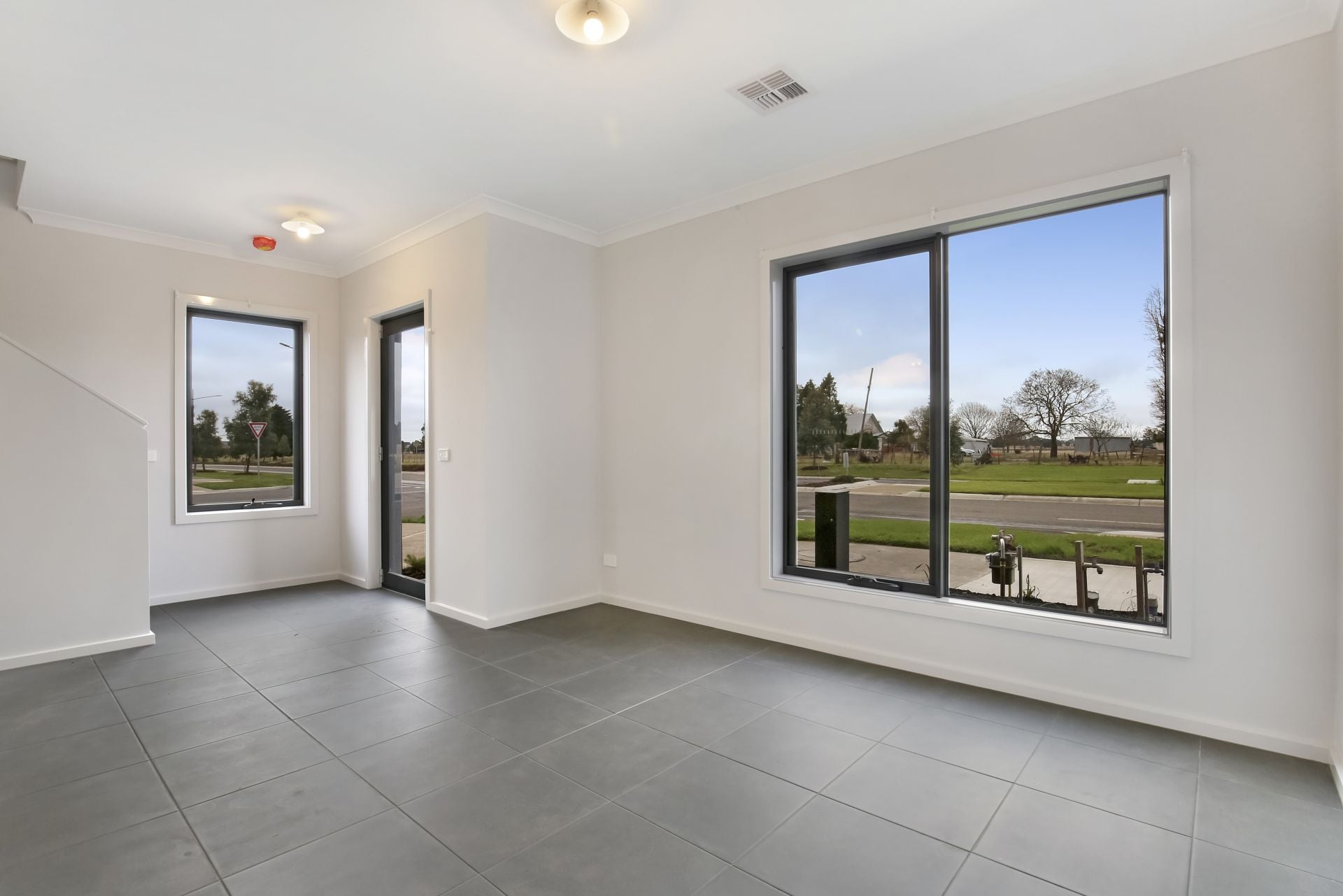 Brand New Townhouse in Kinbrook Estate!