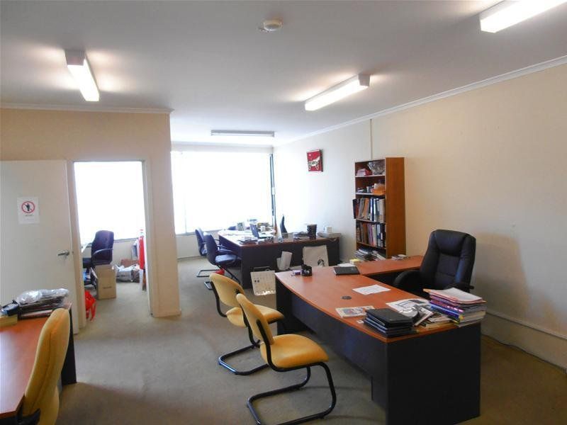 OFFICE/WAREHOUSE/SHOWROOM!!