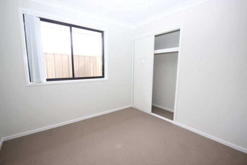 Real Estate For Lease 17 Dahlia Avenue Hamlyn Terrace , NSW