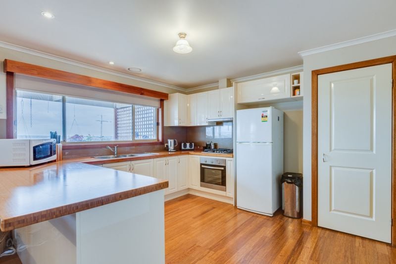 98 Holts Lane, Bacchus Marsh - Thumbnail 3