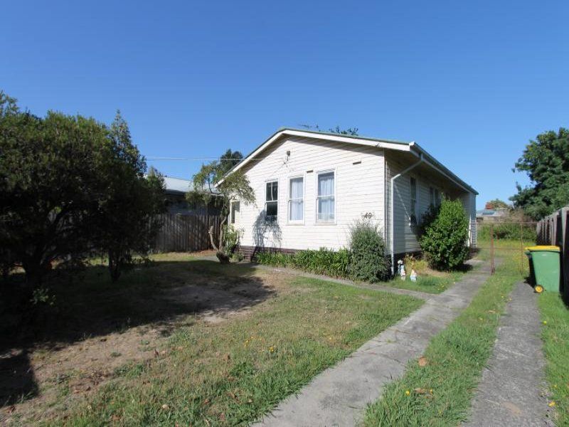 RECENTLY RENOVATED/UPDATED 3 BEDROOM HOME! WELL LOCATED