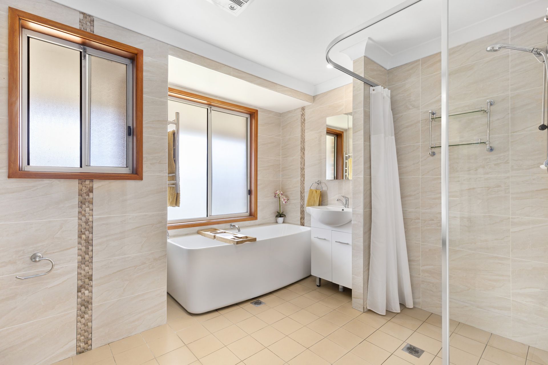 Real Estate For Sale 4 Bovard Court Horsley , NSW