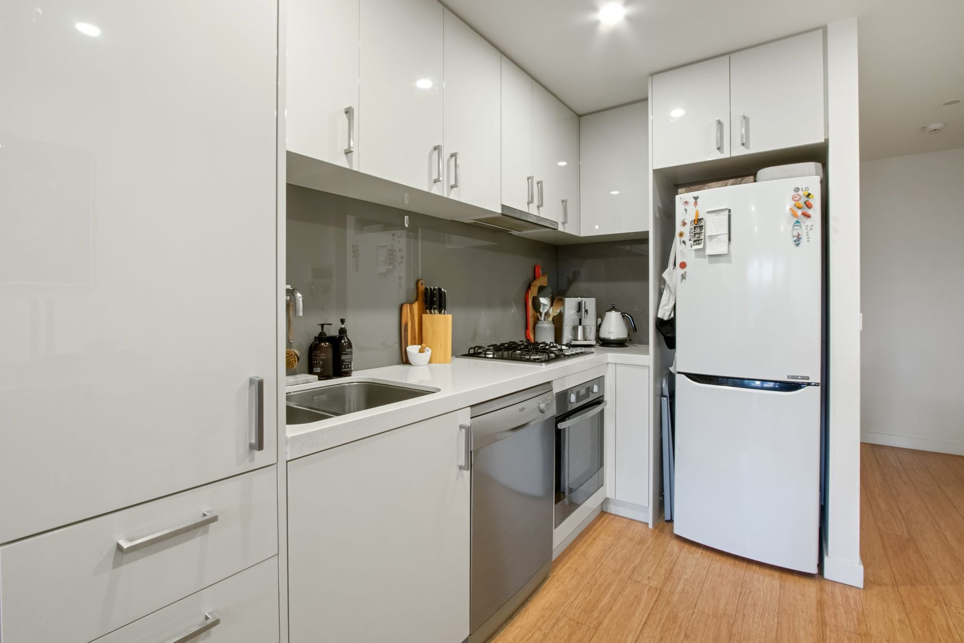 Modern Apartment in Prime Location!