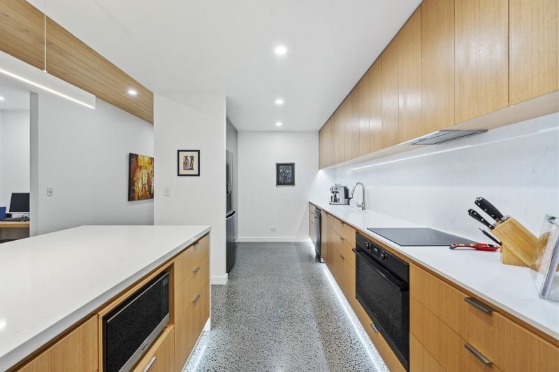 $ 1,700,000, Runaway Bay - Thumbnail 8
