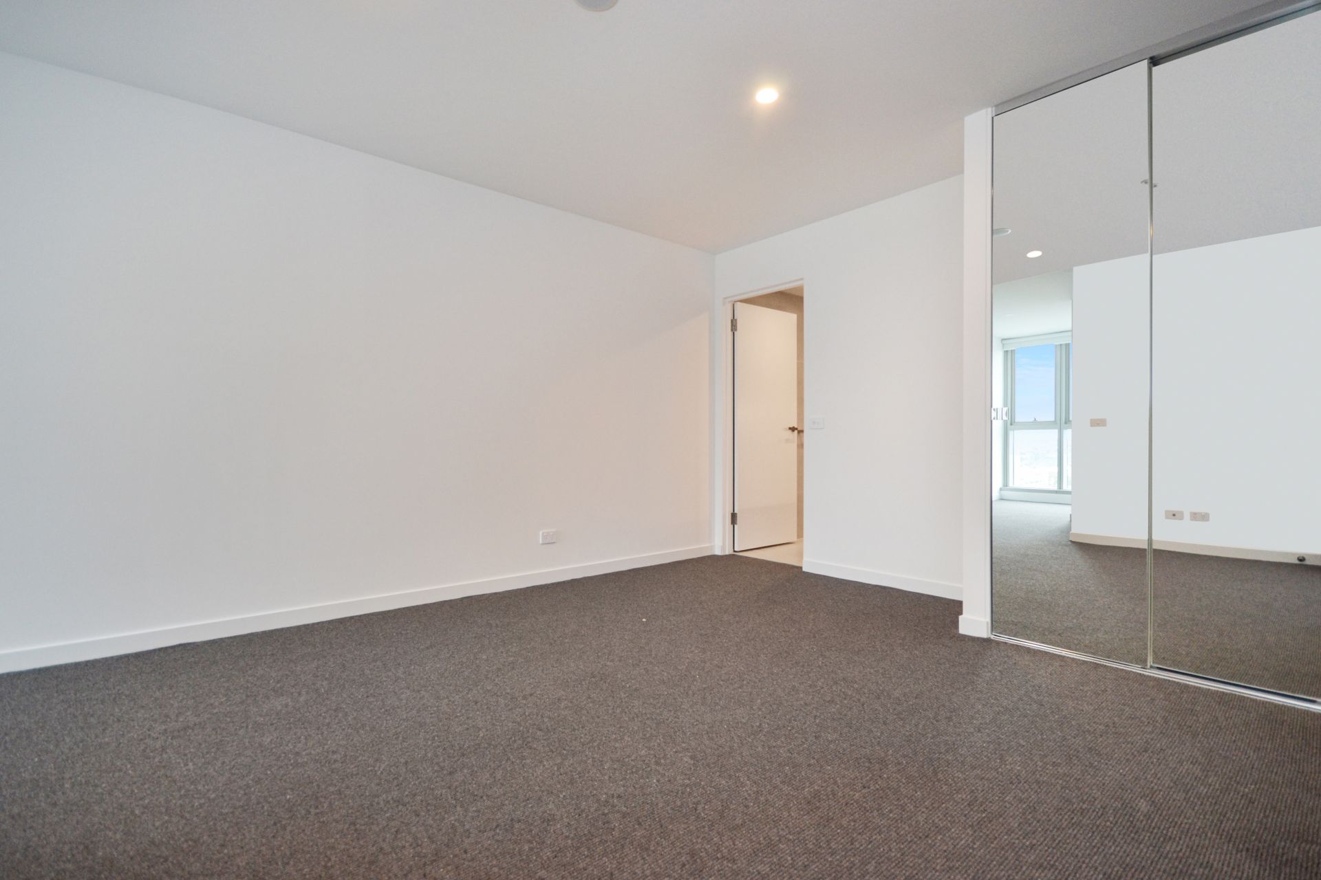 PREMIUM APARTMENT LIVING