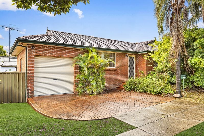 21 Coonong Road, Concord West