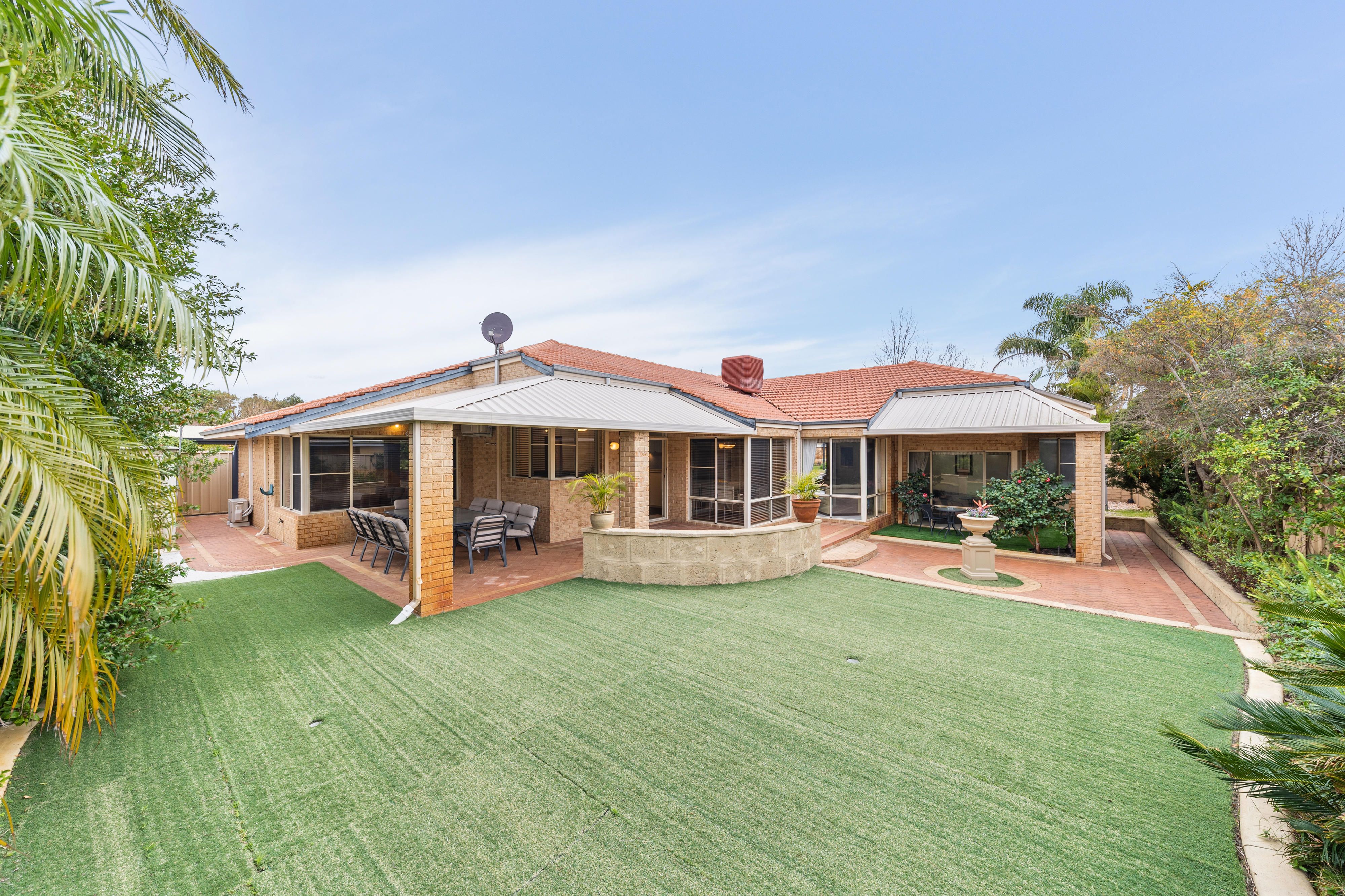 Real Estate For Sale 68 Alexandria Boulevard Canning Vale , WA