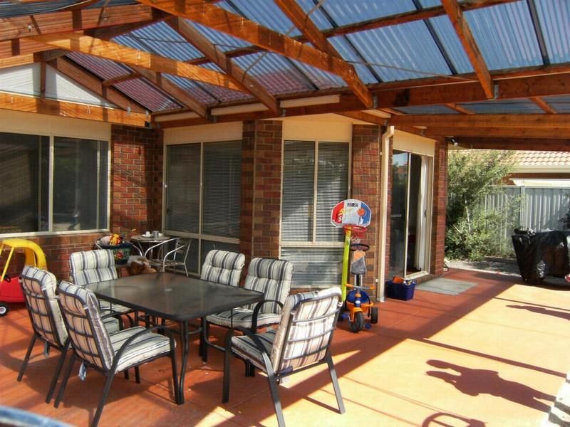 8 Springfield Close, Caroline Springs - Thumbnail 5