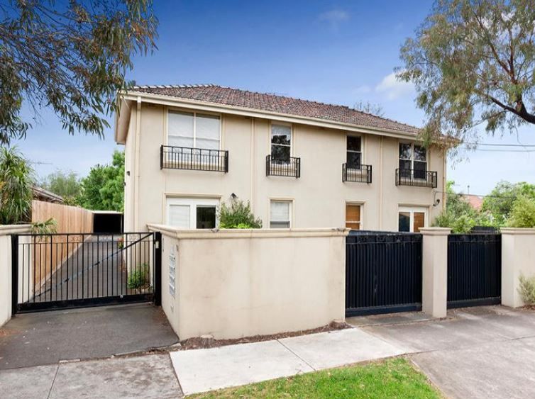 MODERN & STYLISH IN A BOUTIQUE BLOCK