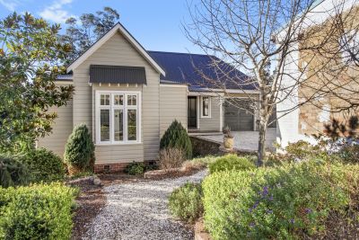 102-104 Govetts Leap Road, Blackheath