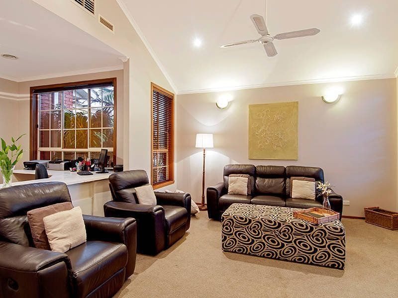25 Knightsbridge Avenue, Altona Meadows - Thumbnail 5