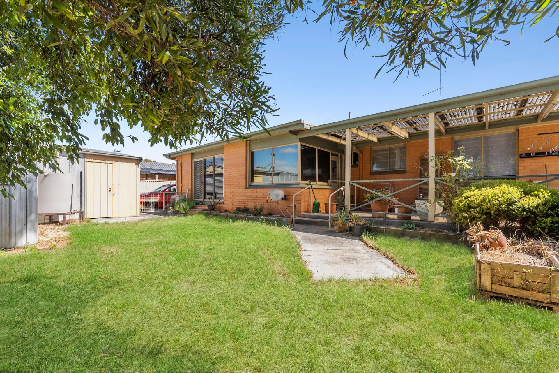 11 Whitelaw Avenue, Delacombe, Delacombe - Thumbnail 2
