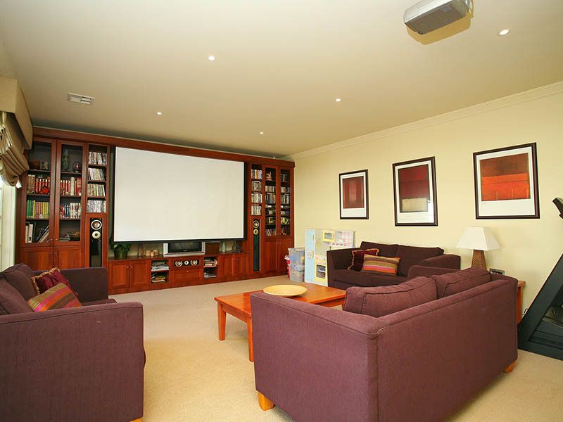 12 Lake Eyre Place, Caroline Springs - Thumbnail 5