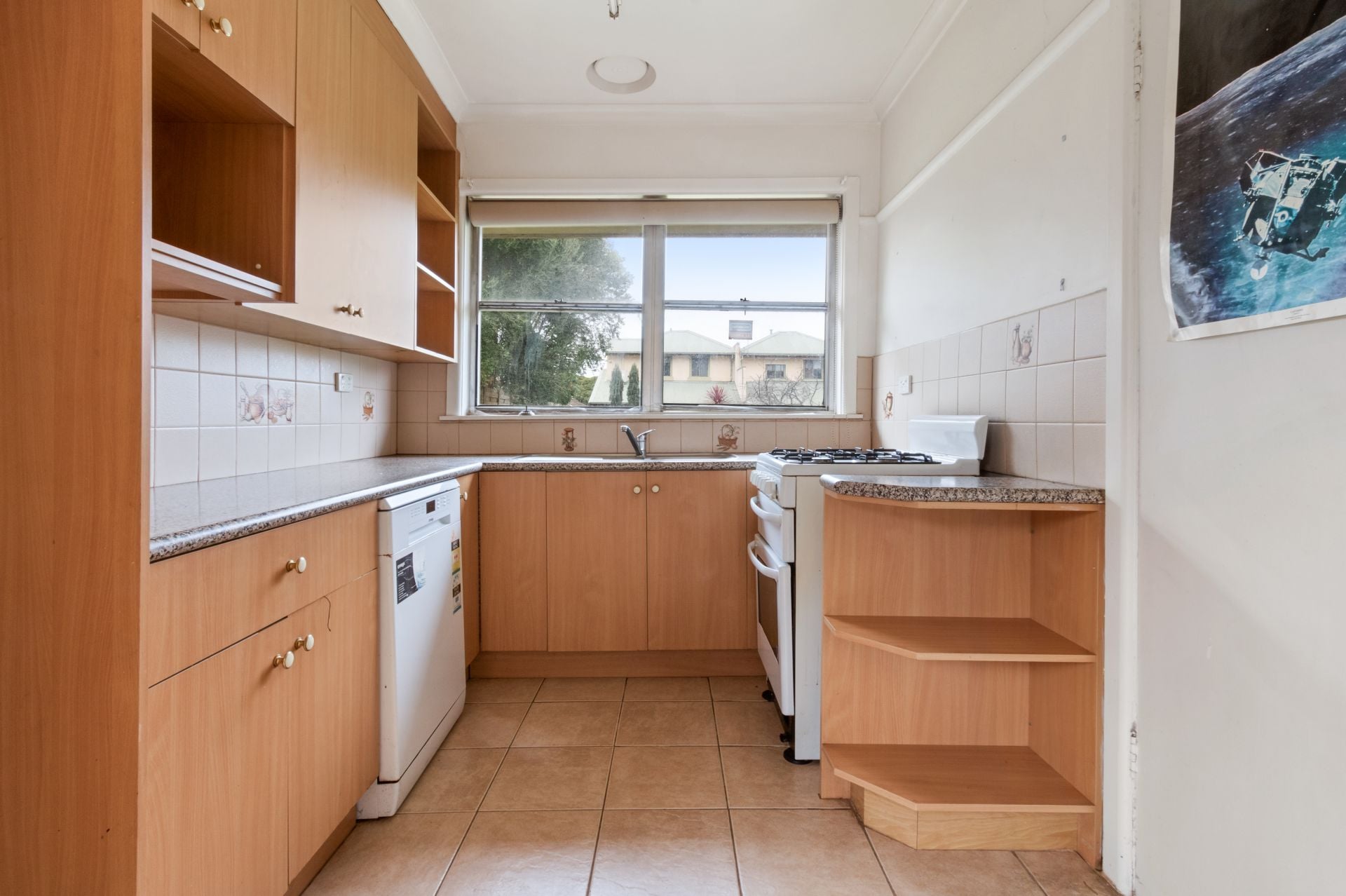 SHORT TERM LEASE AVAILABLE FOR CHEAP!