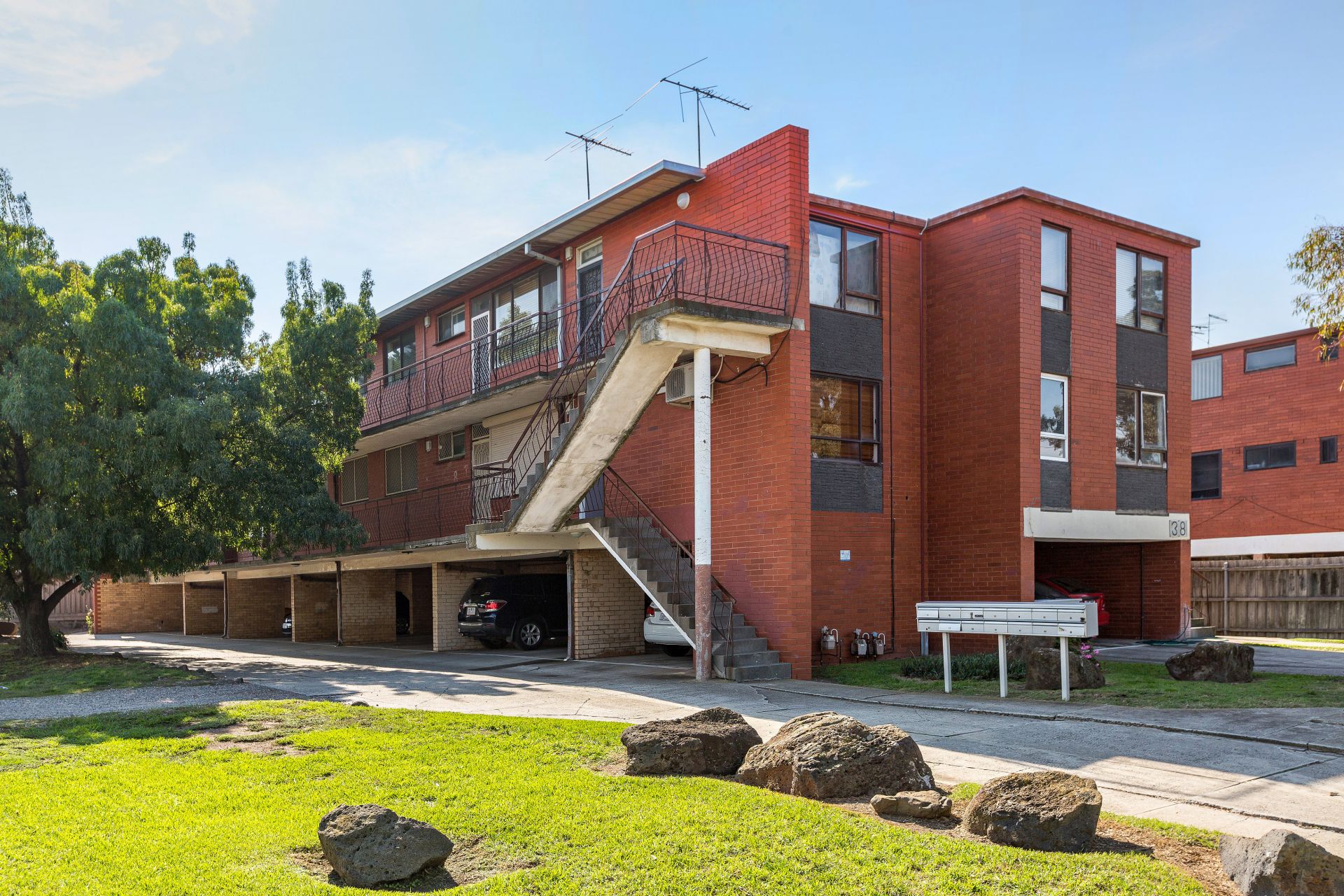 4/38 Hampton Parade, West Footscray - Thumbnail 2