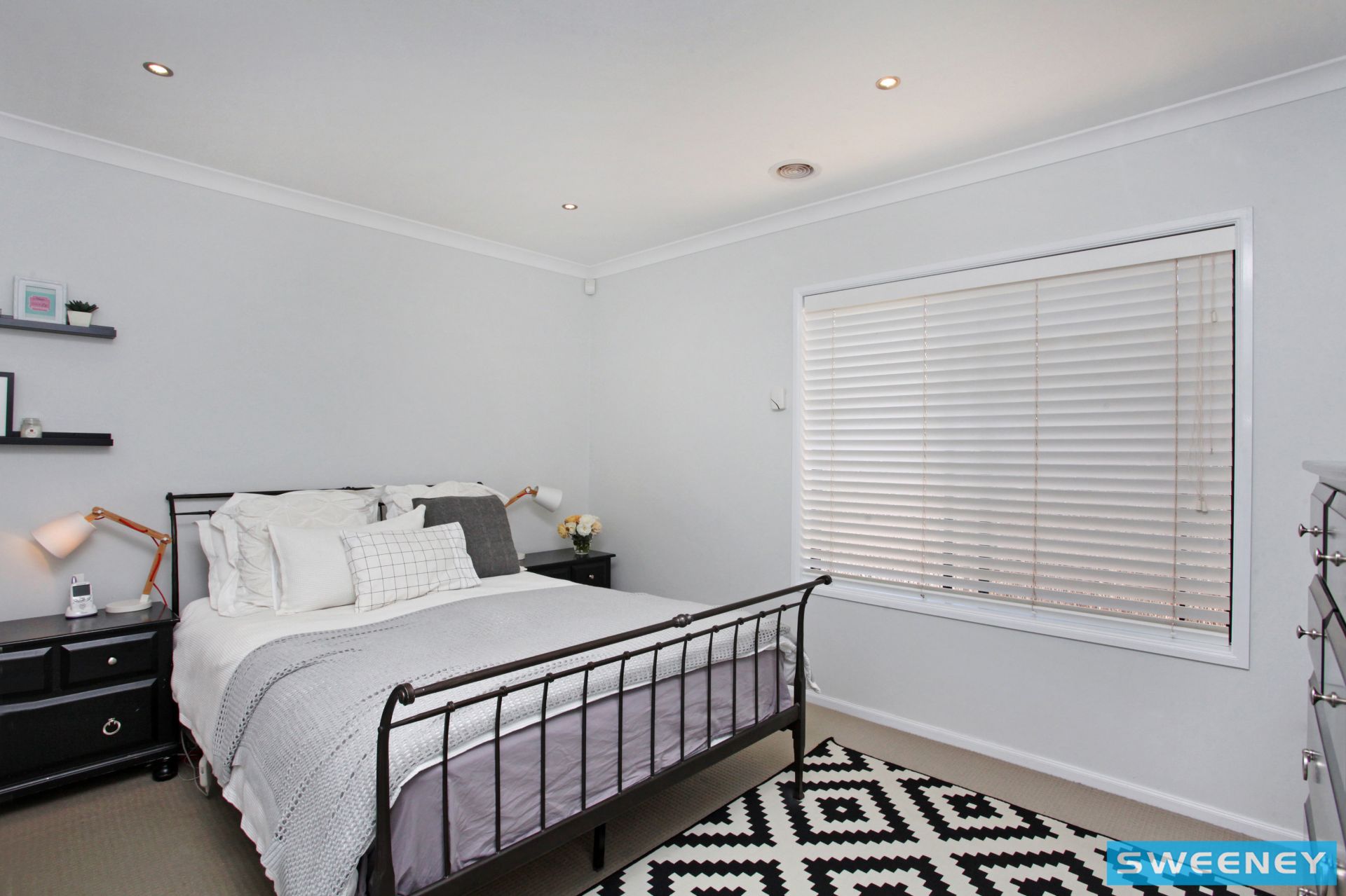 12 Holcolme Street, Caroline Springs - Thumbnail 8
