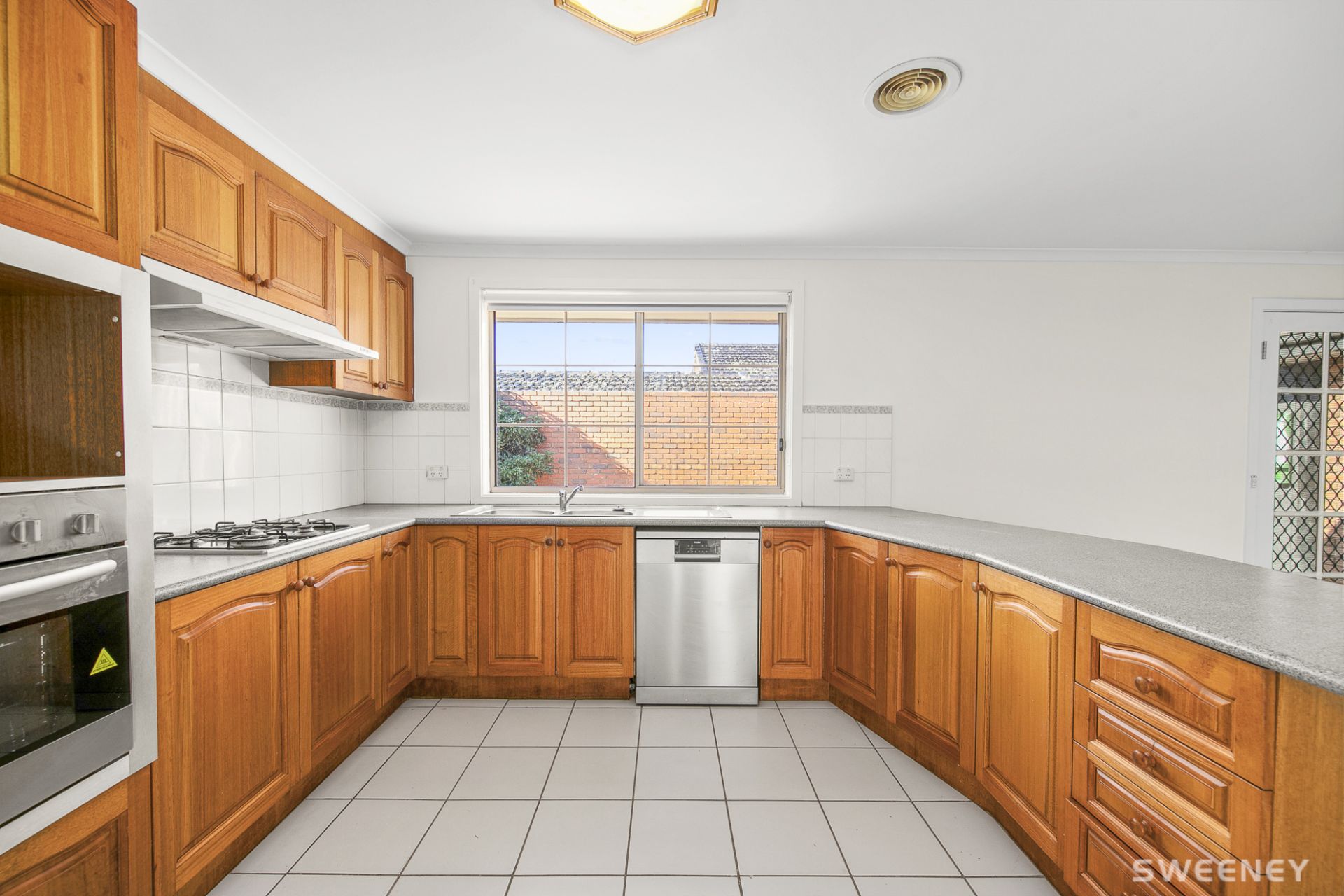 51 Roach Drive, Altona Meadows - Thumbnail 7