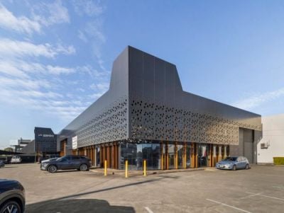 VERSATILE OFFICE/SHOWROOM/WAREHOUSE ON PROMINENT CORNER
