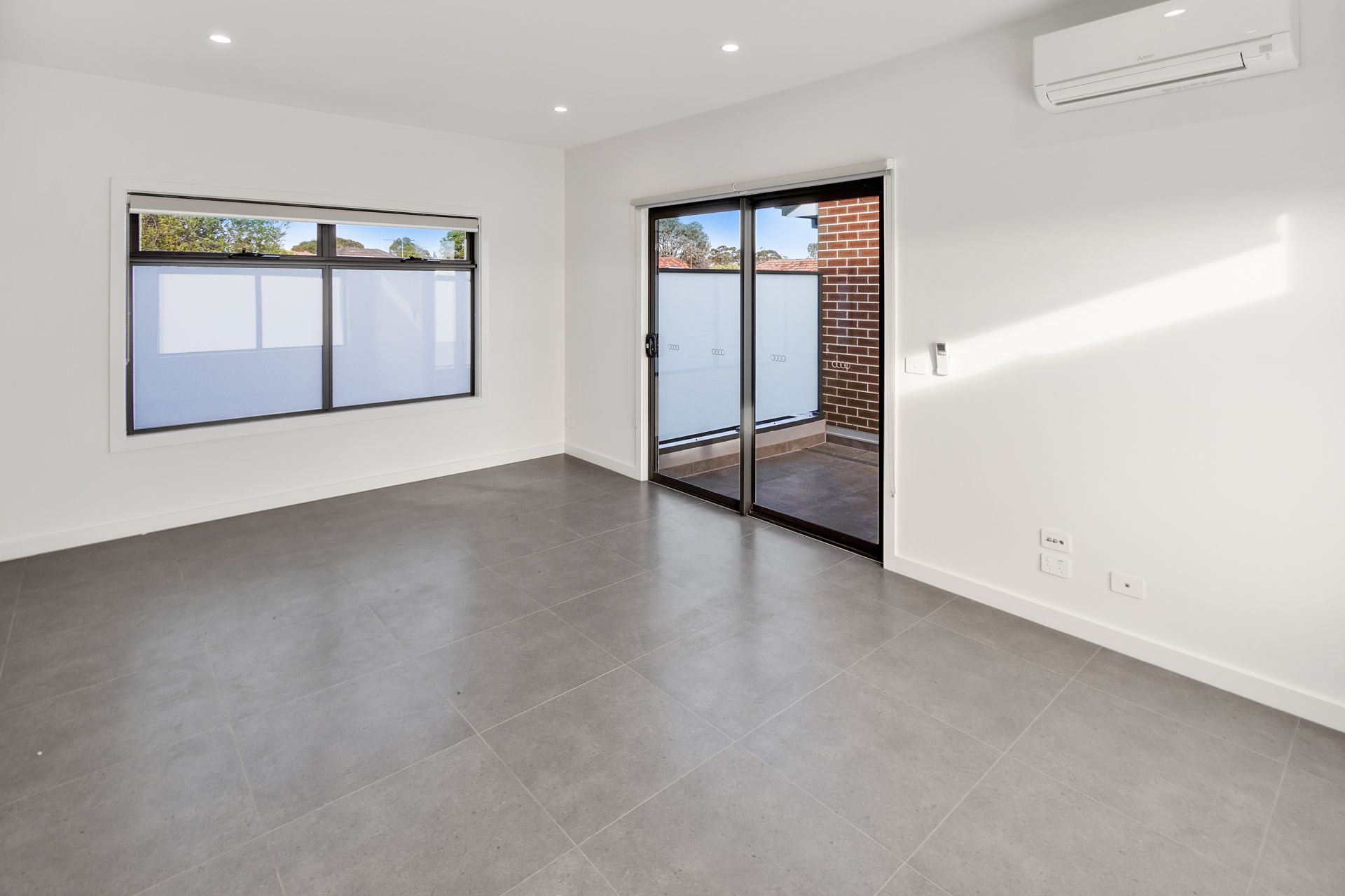 BRAND NEW TOWNHOUSES - 2 LEFT!
