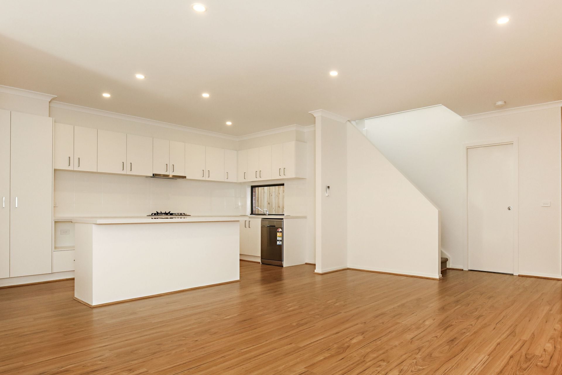 SPACIOUS TOWNHOUSE