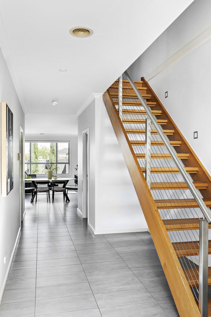 105 Orbis Avenue, Fraser Rise - Thumbnail 3