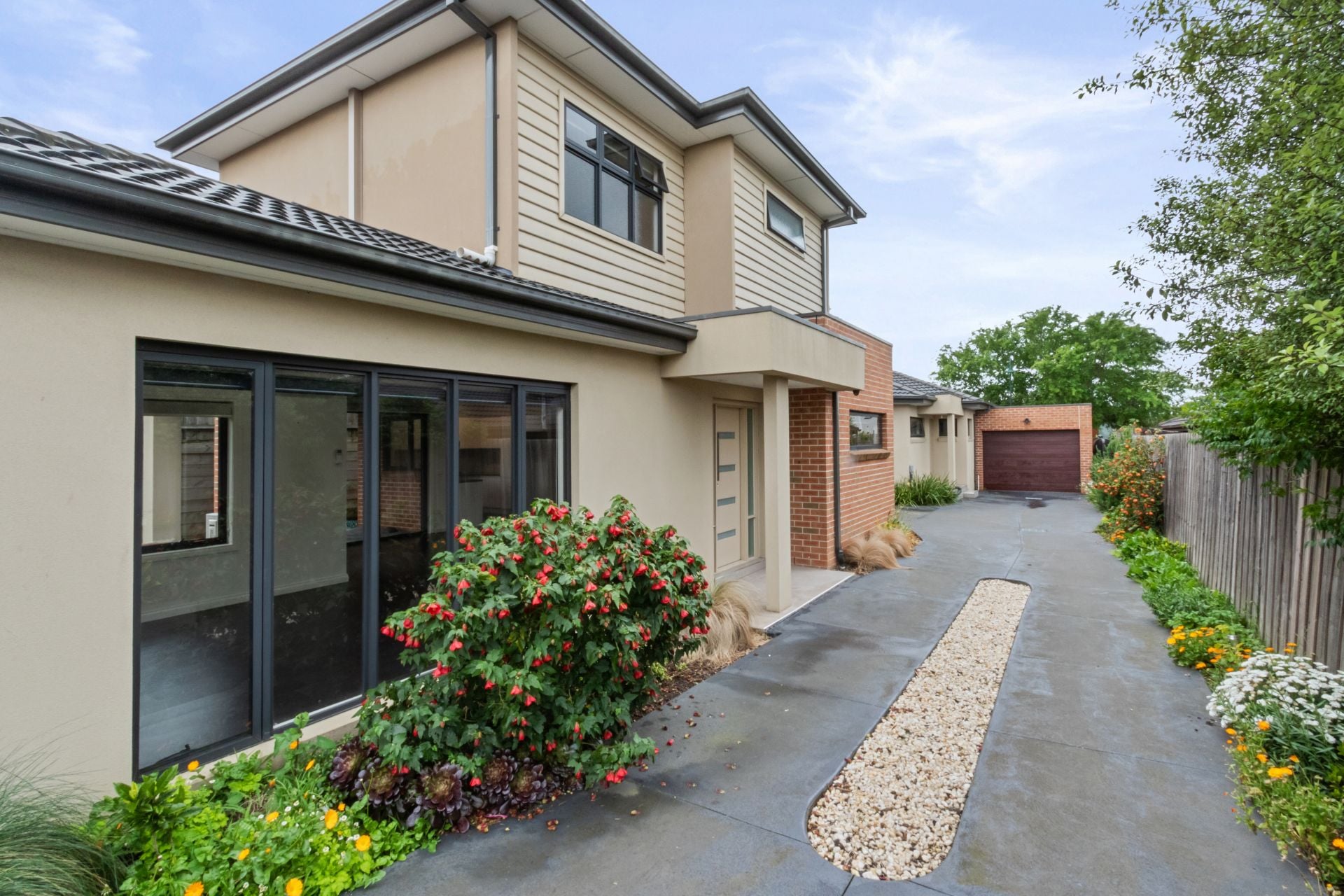 Modern 3-Bedroom Townhouse for Rent in Reservoir!