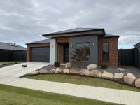 12 Honeyman Avenue, Lucknow VIC