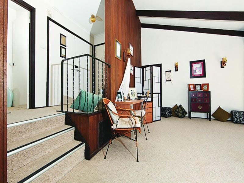 19 Martens Crescent, Weston - Thumbnail 7