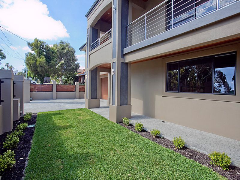 18A Porlock Way Karrinyup WA, Karrinyup - Thumbnail 2