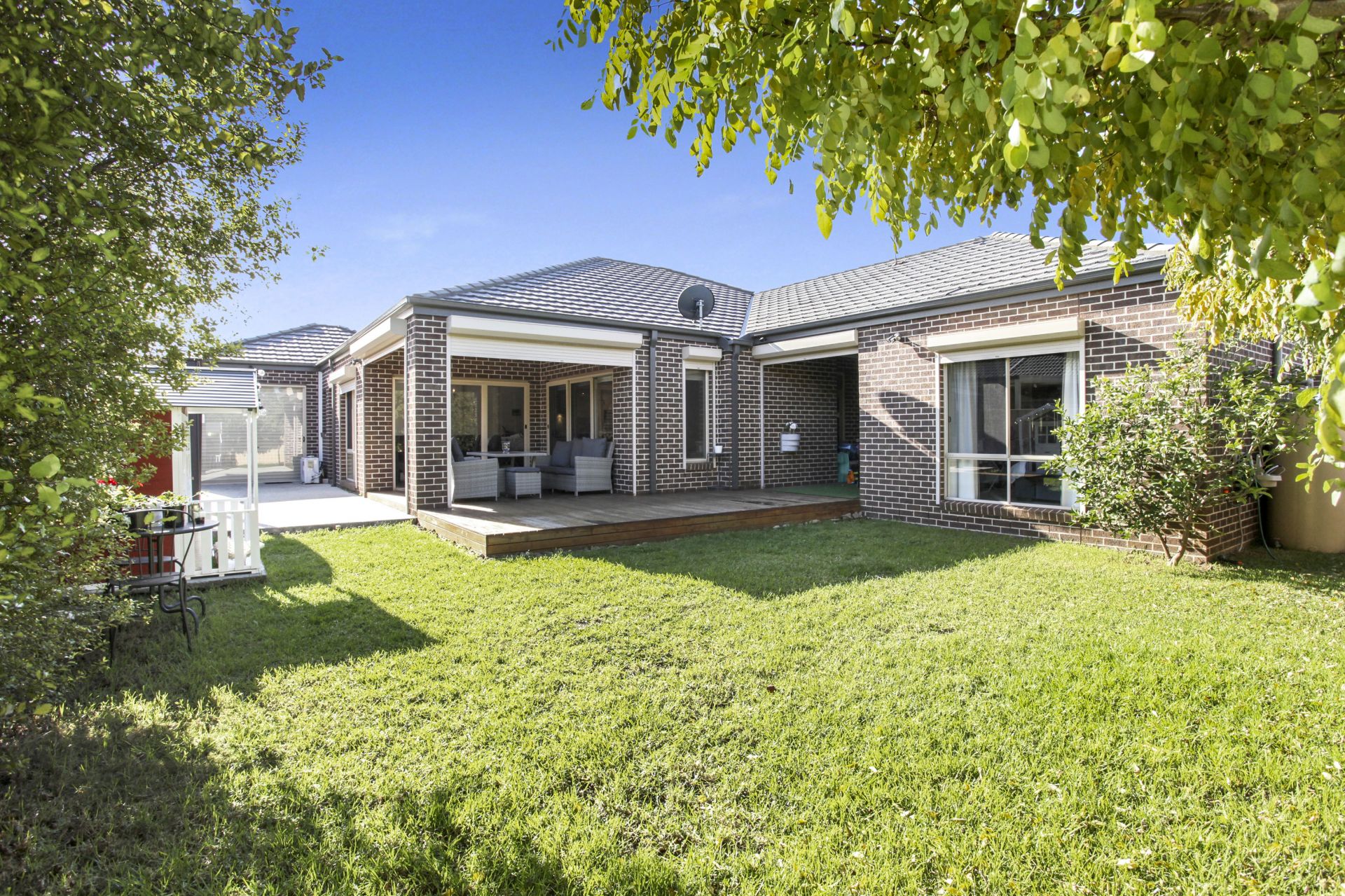 Real Estate For Sale 24 The Avenue Caroline Springs , VIC