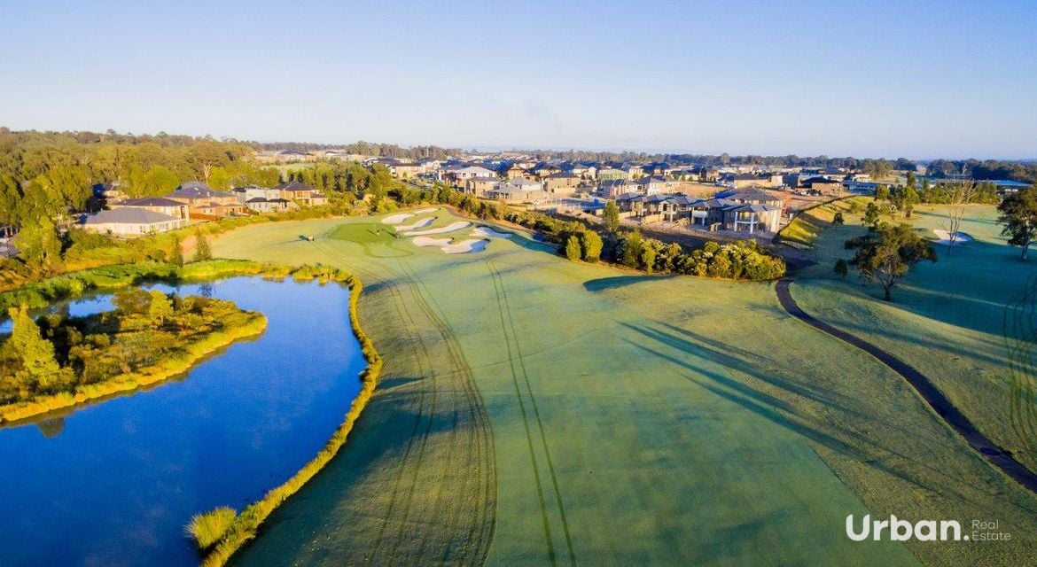 Colebee 47 Sugarloaf Crescent