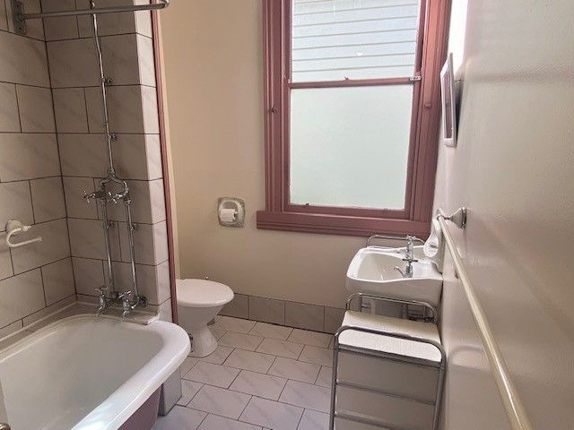 Spacious 2 Bedroom House!
