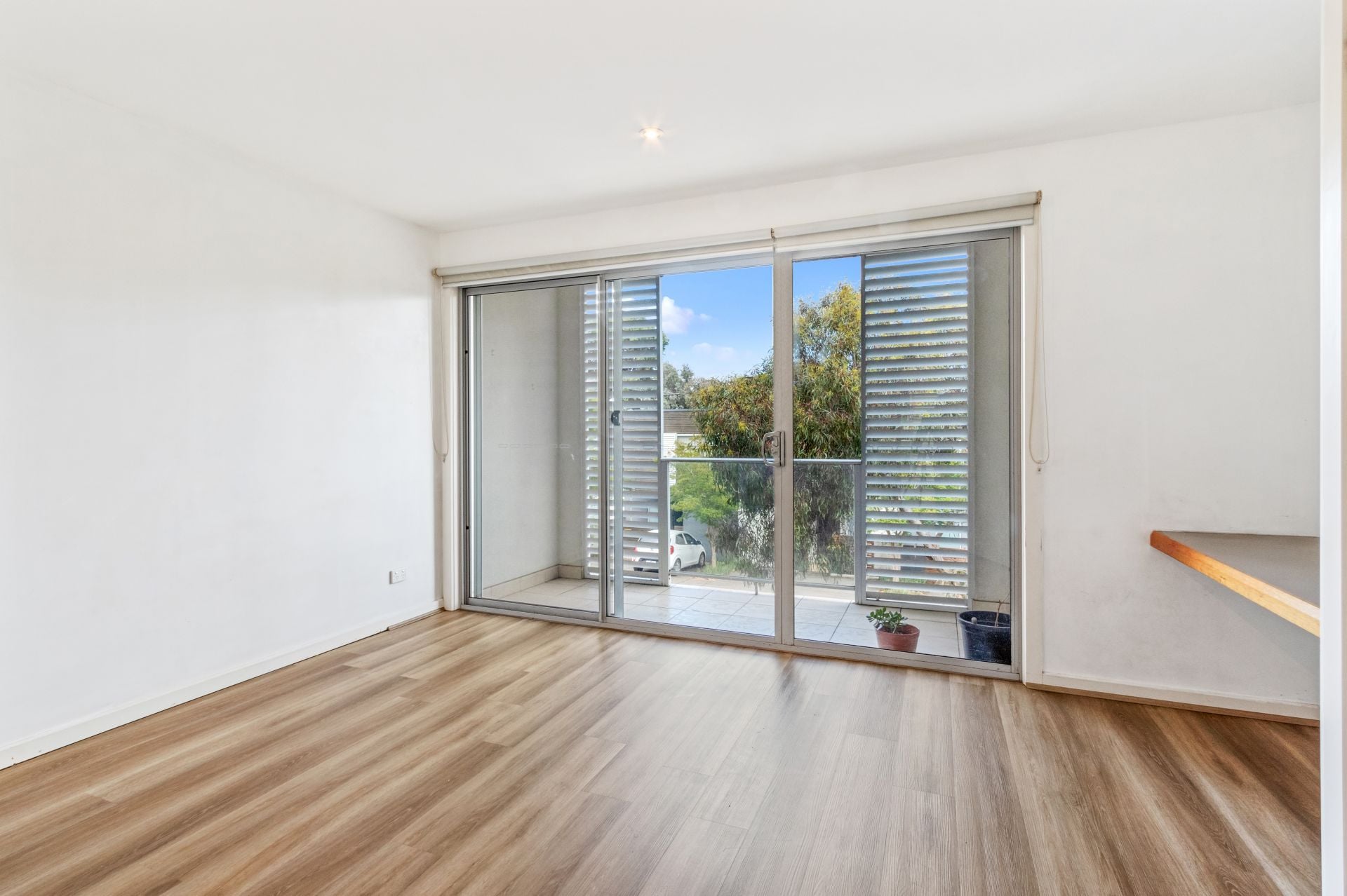 MODERN LIVING, IN THE CONVENIENT JARRAH ESTATE