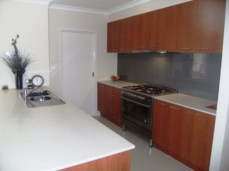 5 McCubbin Close, Caroline Springs - Thumbnail 3