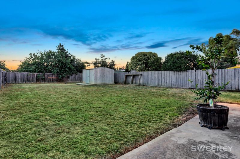 4 Gazley Court, Altona Meadows - Thumbnail 8