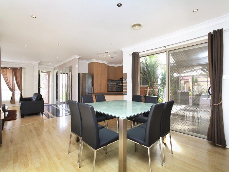 11 Strutt Place, Caroline Springs - Thumbnail 4