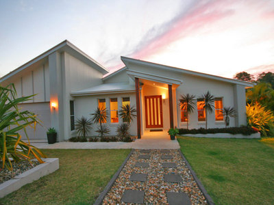 Designer 5 Bed + Study - Private Entertainer Village Lifestyle on 1250m2
