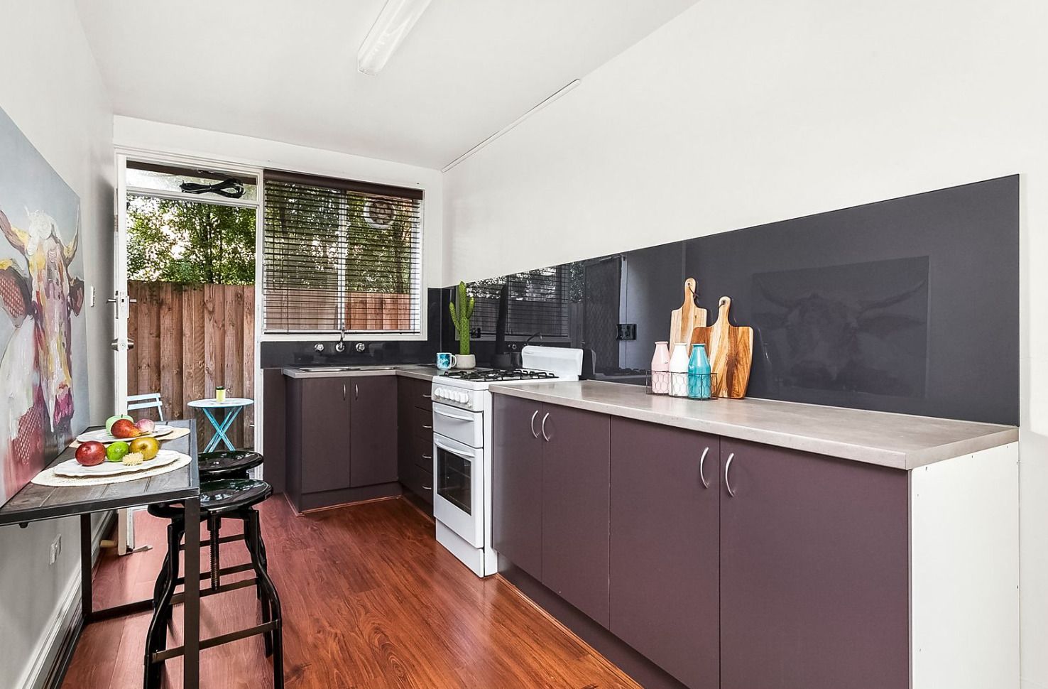 2 Bedroom In Quite Location!