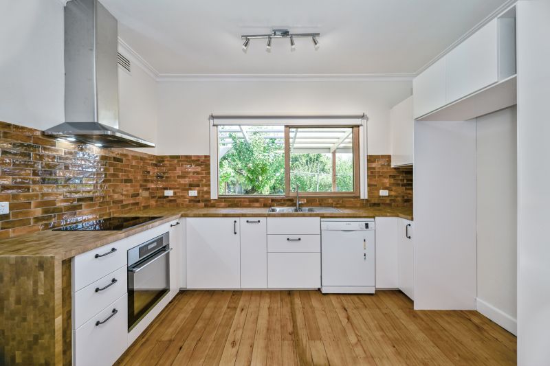 66 McMahon Road, Reservoir