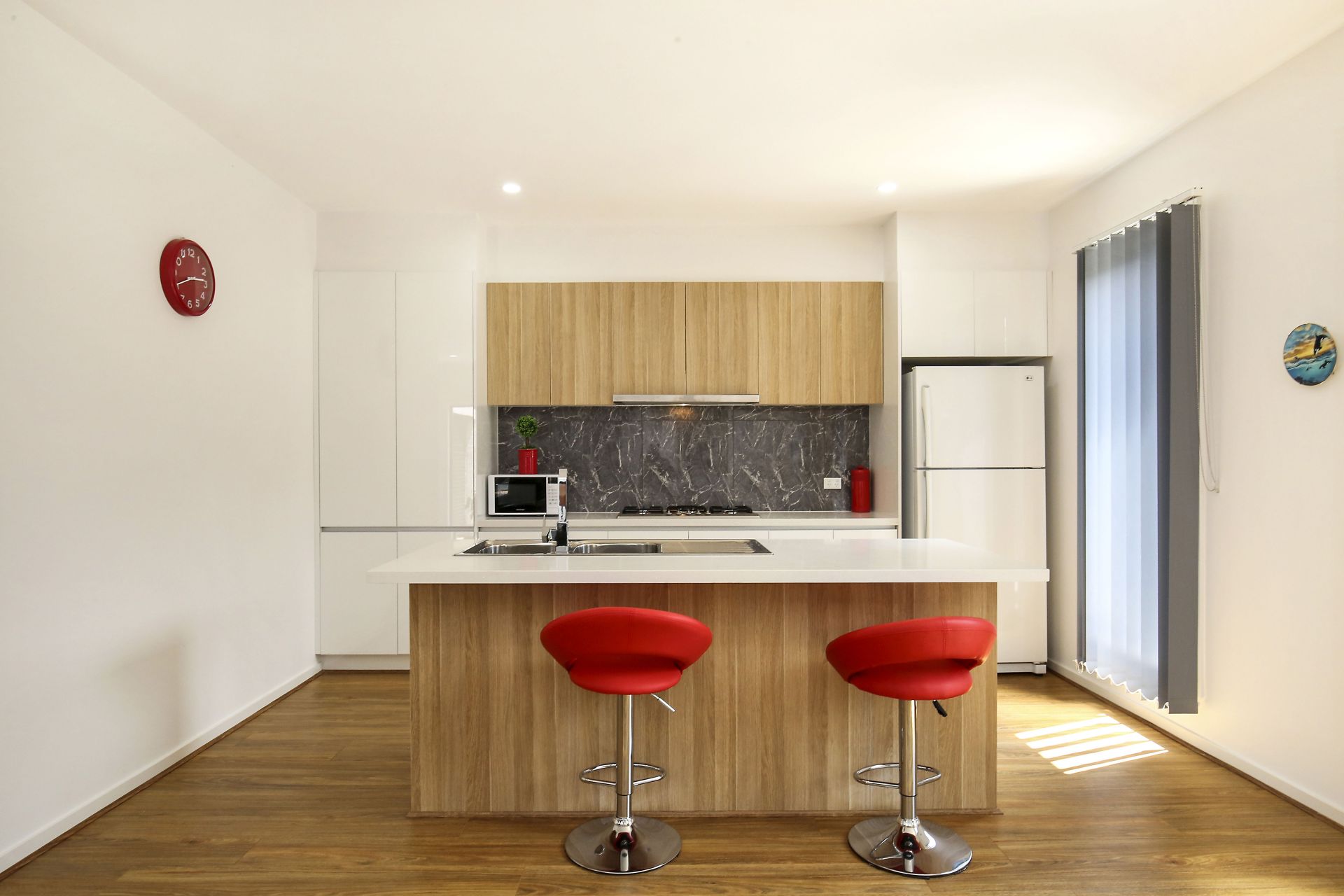 STYLISH MODERN LIVING