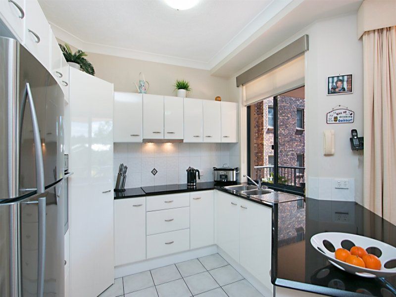 1/13 South Street 'Ashbrooke Court' KIRRA QLD, ' Kirra - Thumbnail 6