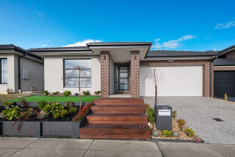 198 St Germain Boulevard, Clyde North VIC