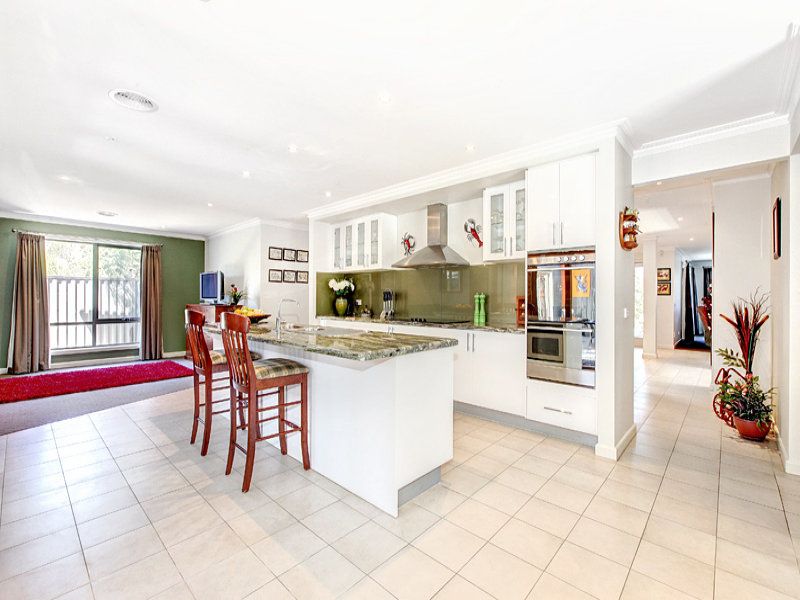 15 Stirling Avenue, SEAHOLME, Seaholme - Thumbnail 4