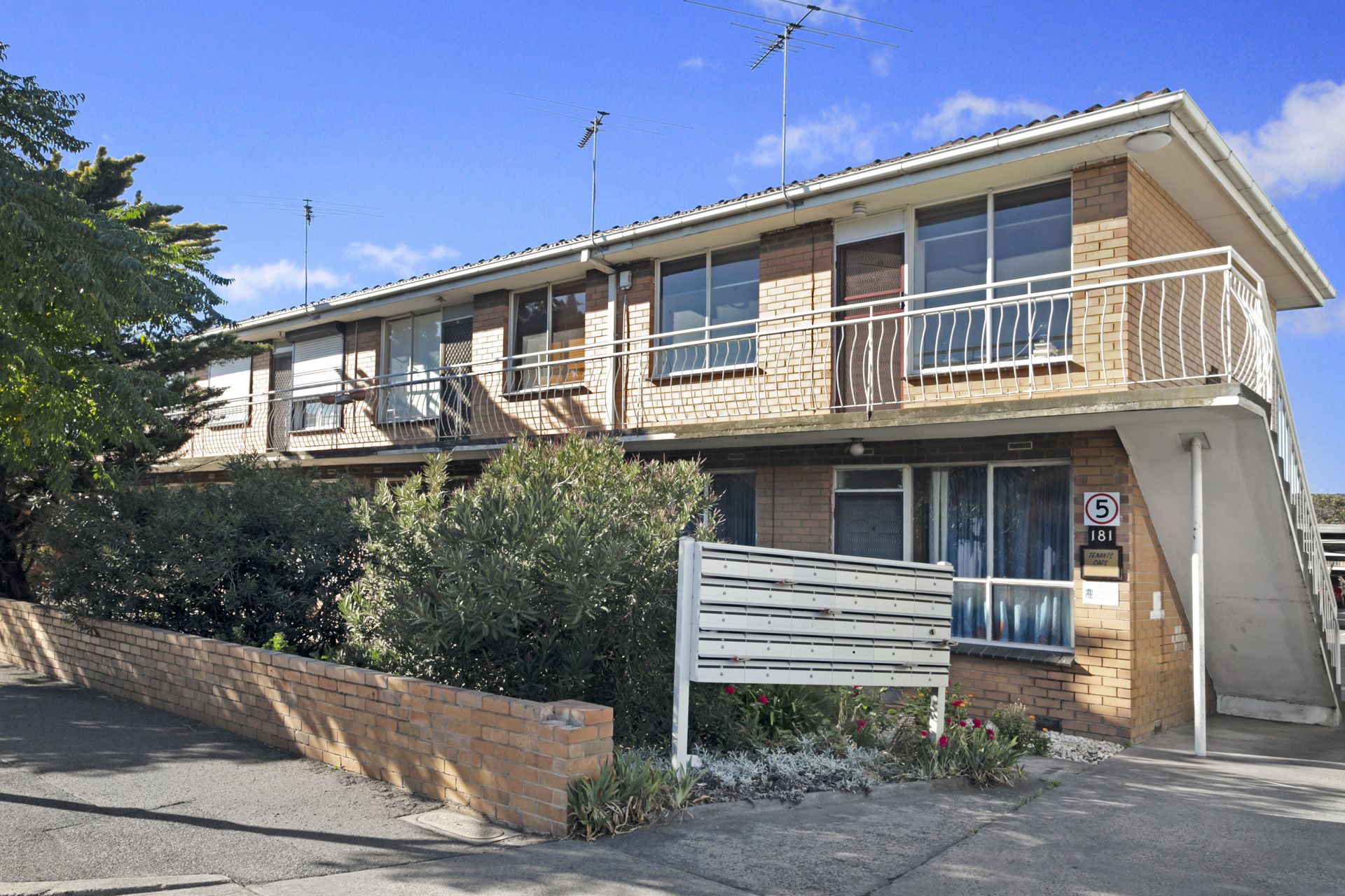 19/181 Geelong Road, Seddon - Thumbnail 2