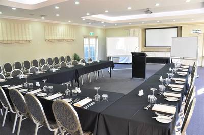 MOTEL FREEHOLD INVESTMENT – BEAUTIFULLY PRESENTED PREMIUM MOTEL IN STRONG MOTEL TOWN